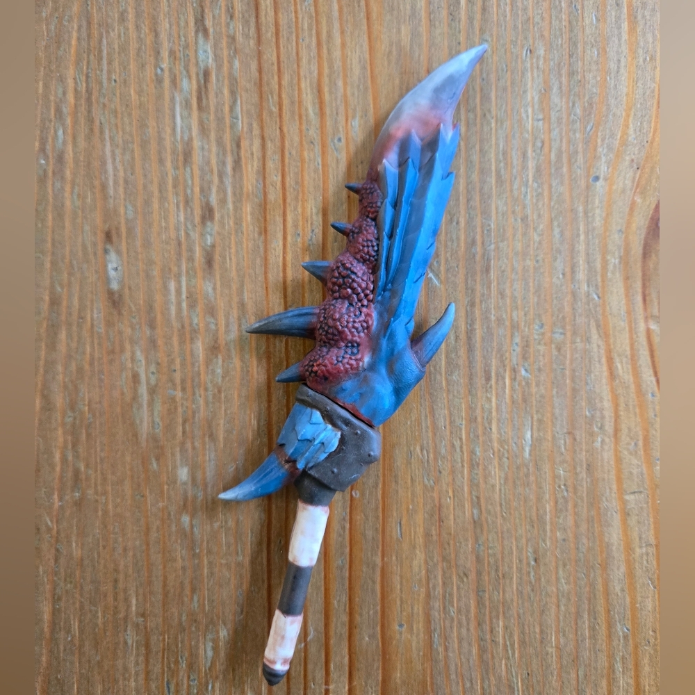 CAPCOM Monster Hunter 4 RATHALOS SWORD PEN 6.5" Replica Loot Crate